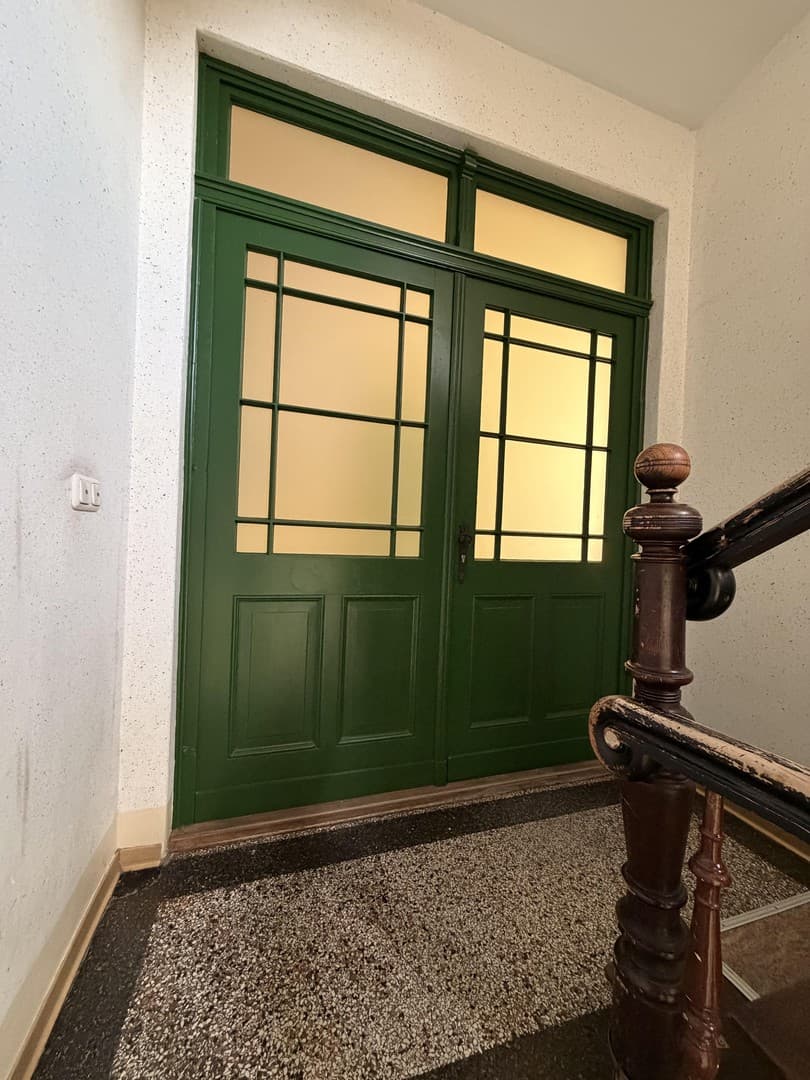 Große Altbauwohnung-10 Zimmer nahe der BTU Cottbus, WG geeignet