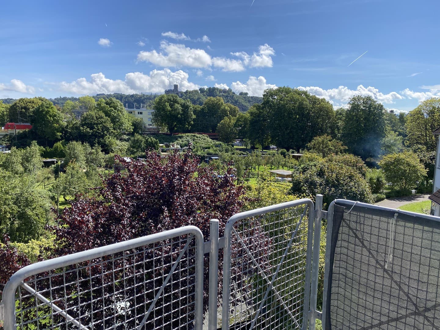 Maisonette Wohnung möbiliert in Lahnstein, Balkon mit Blick auf Burg Lahneck