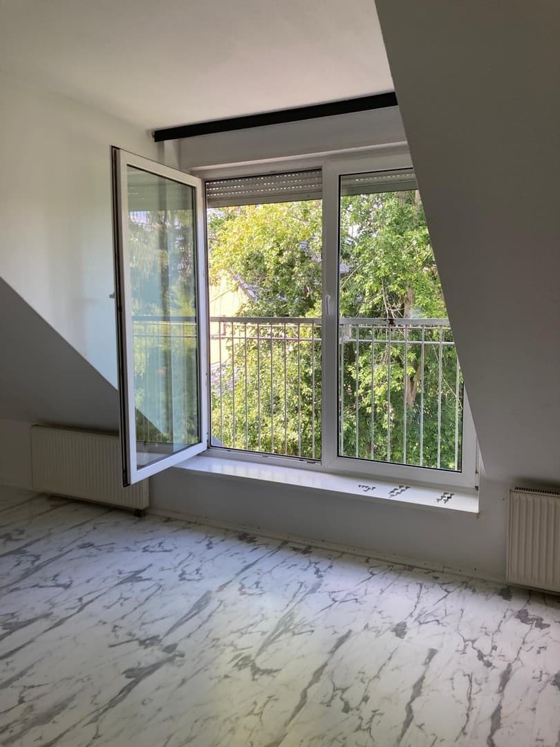 Helle DG Wohnung , 4 Zimmer, in Mannheim Käfertal