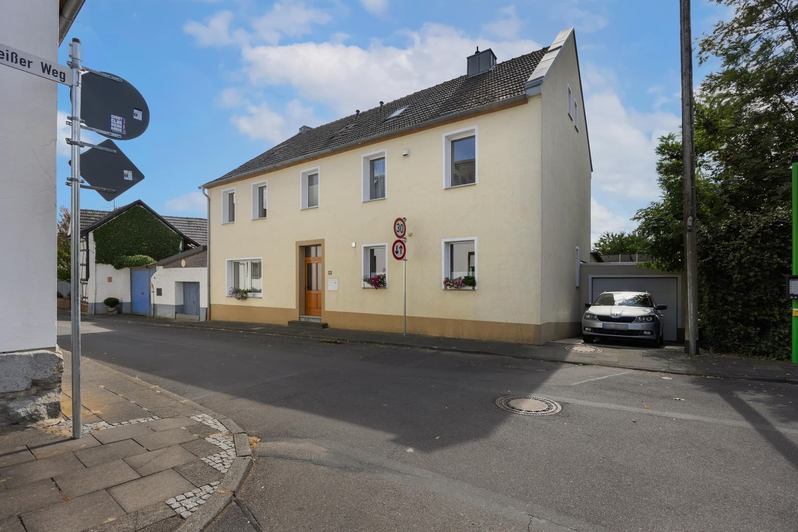 Geräumiges Einfamilienhaus mit 162 m² und Garten in Wachtberg-Werthhoven