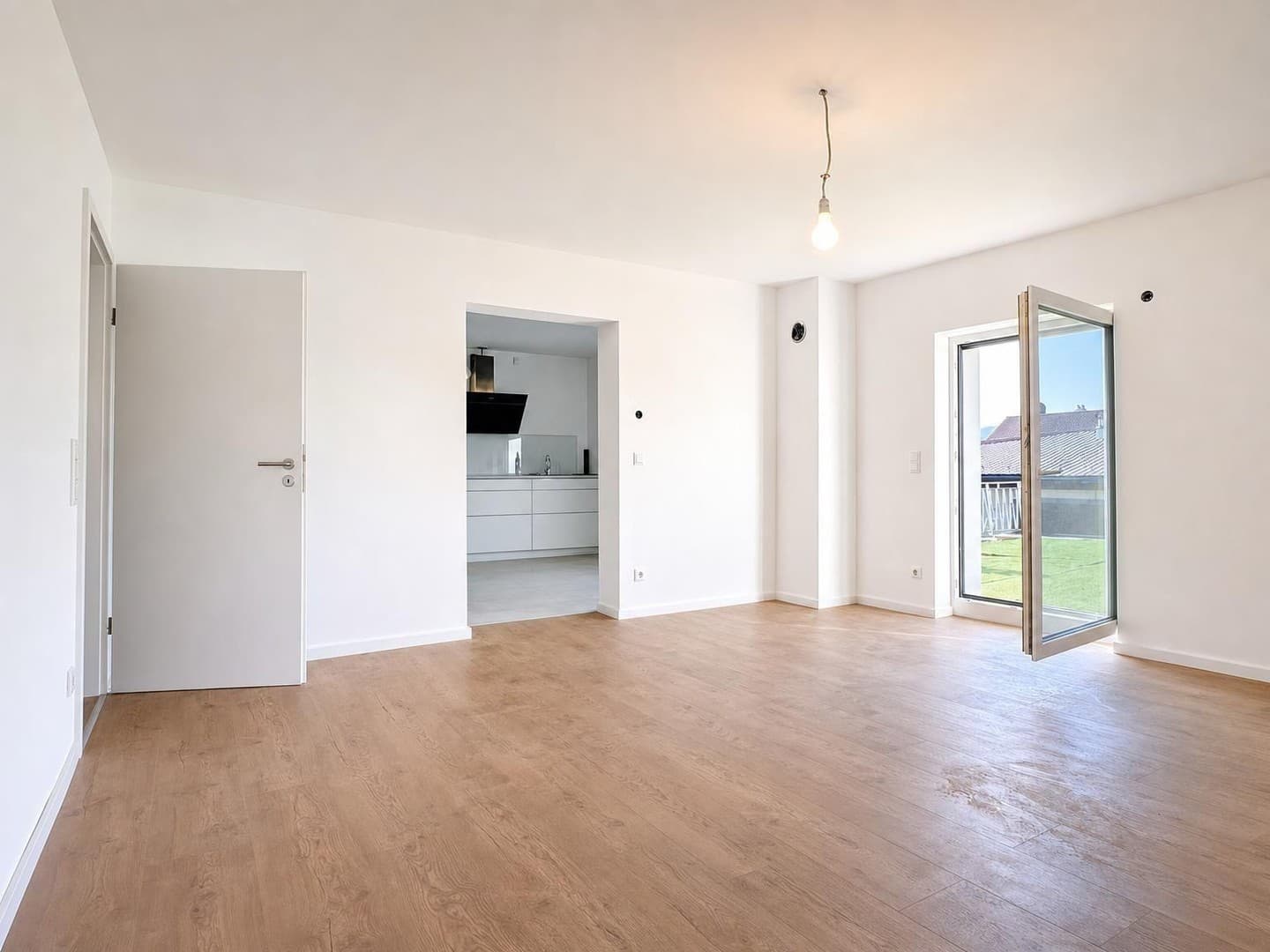 Sonnige 5-Zimmer-Wohnung mit XXL-Terrasse an der Stadtgrenze Landshut