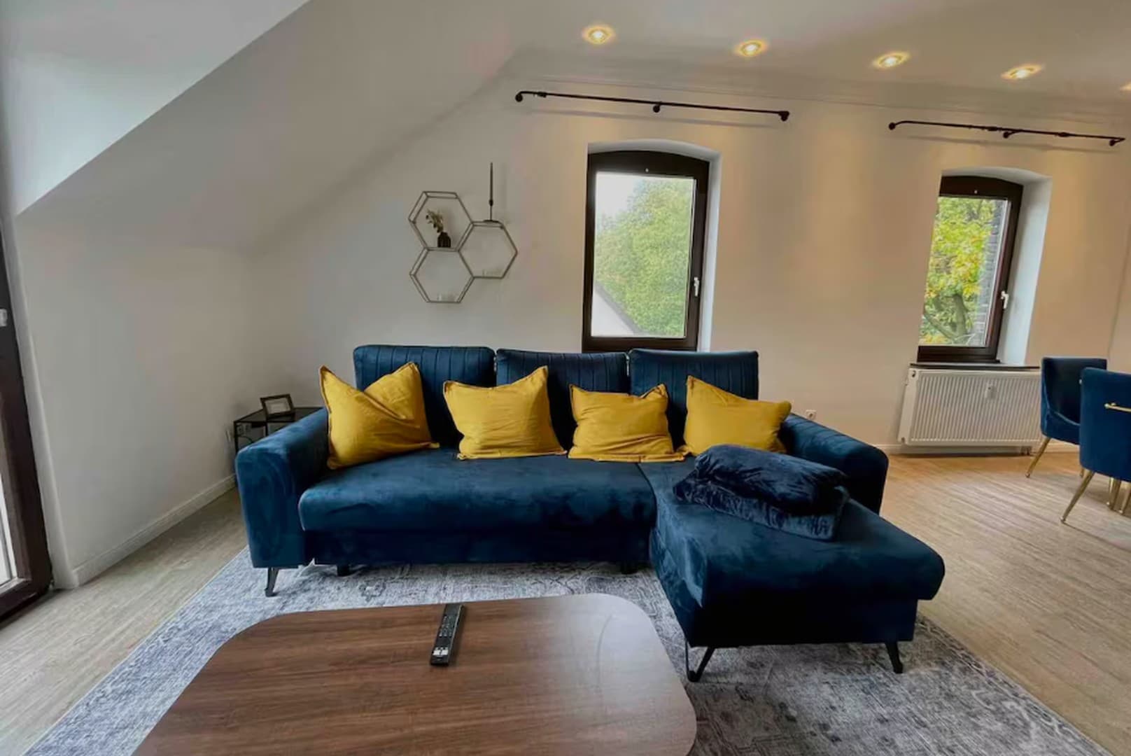 Koffer packen & einziehen – voll möblierte Maisonette-Wohnung in Bochum