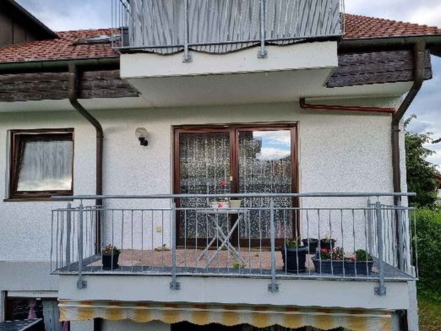 *Charmantes Zuhause für Singles oder Paare mit Sonnenbalkon & Carport in Horb-Betra*