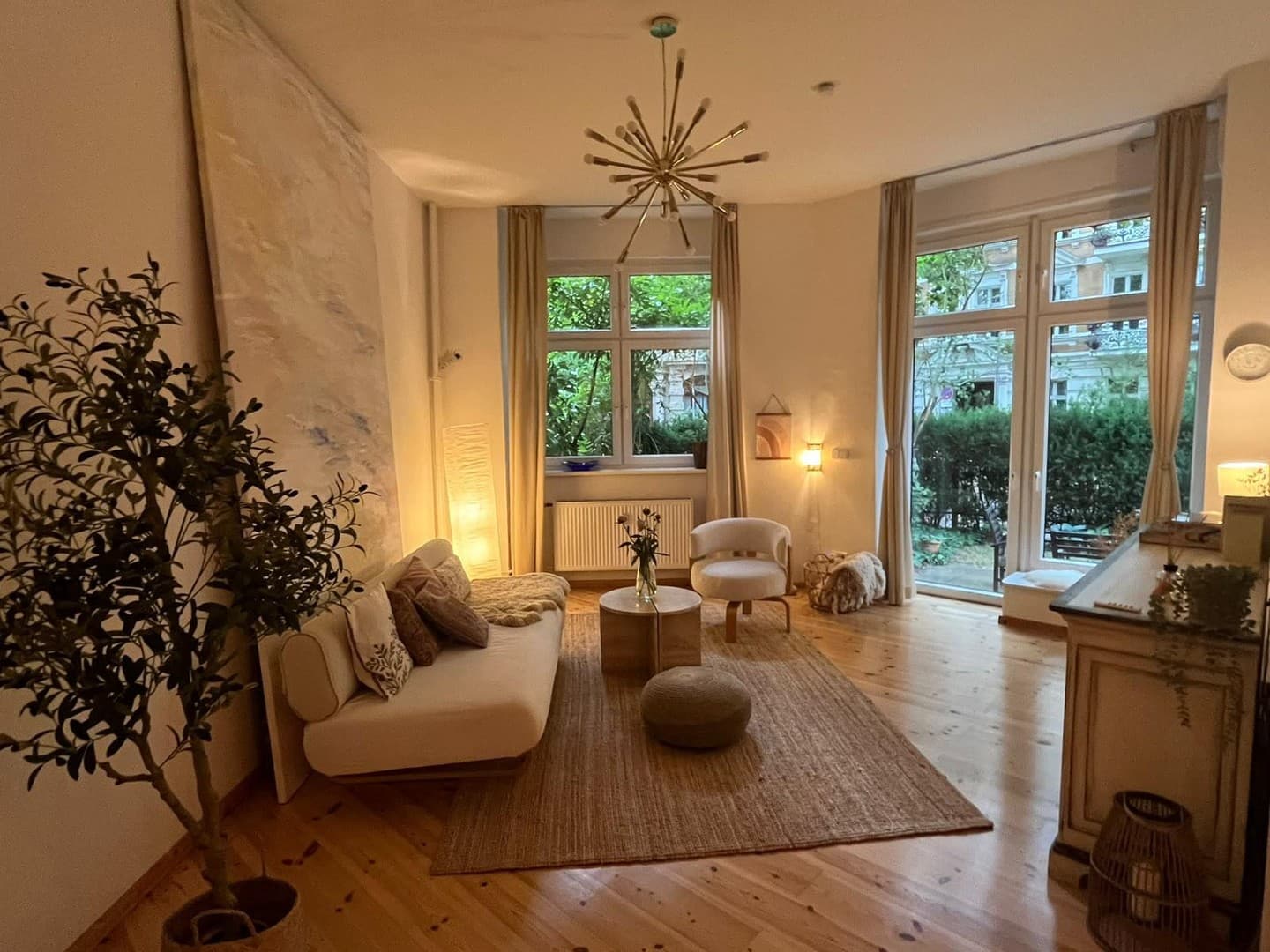 Stilvolle Altbauwohnung mit großem Privatgarten, möbliert, in Berlin-Friedenau