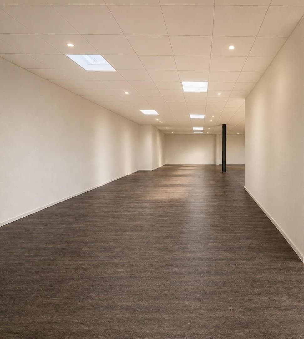 Ausstellung/Gewerbe in Top-Lage an stark befahrener Straße