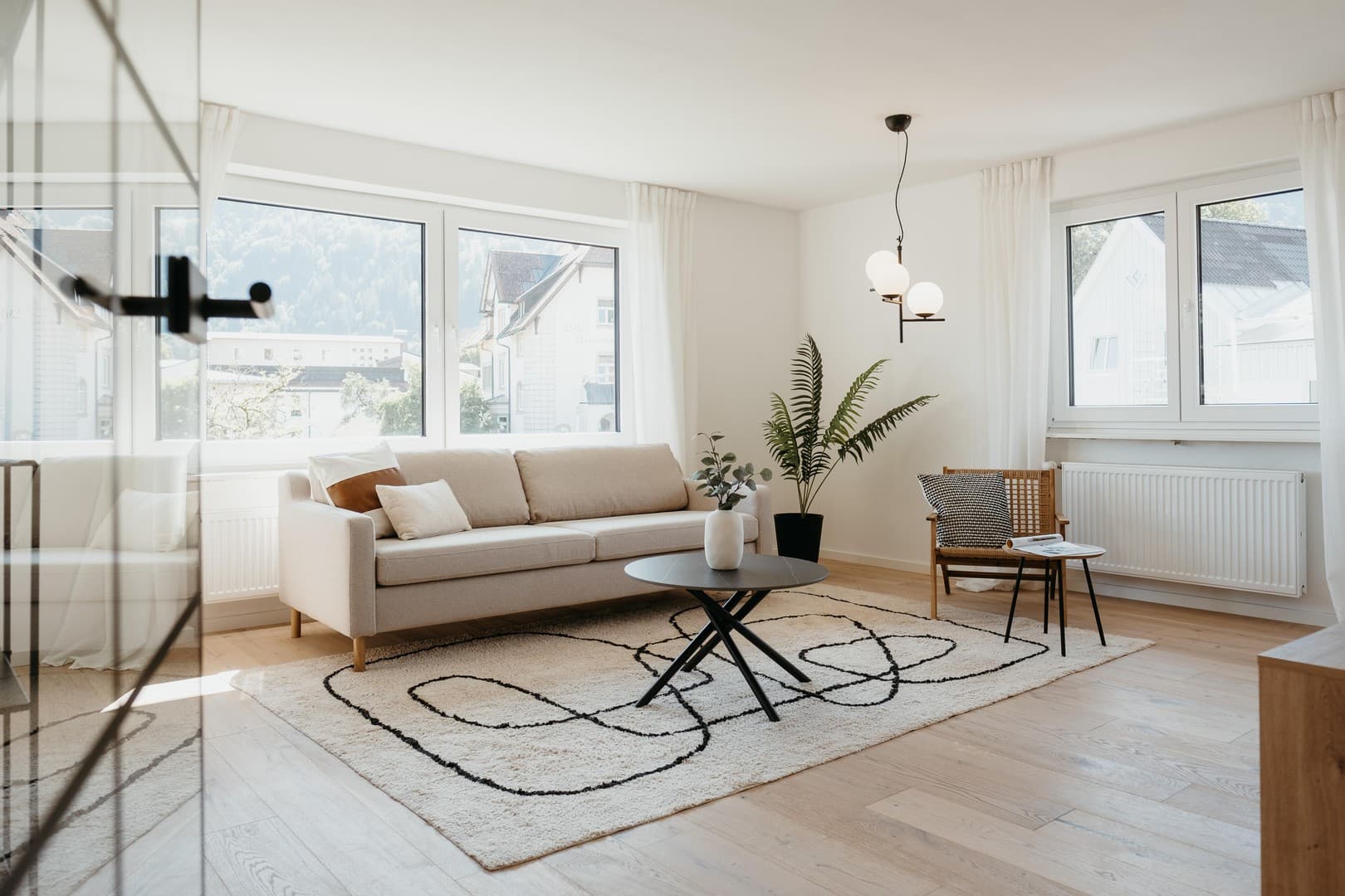 Erstbezug nach Sanierung | Helle 3,5-Zimmer-Wohnung mit Südbalkon (provisionsfrei & einzugsbereit)