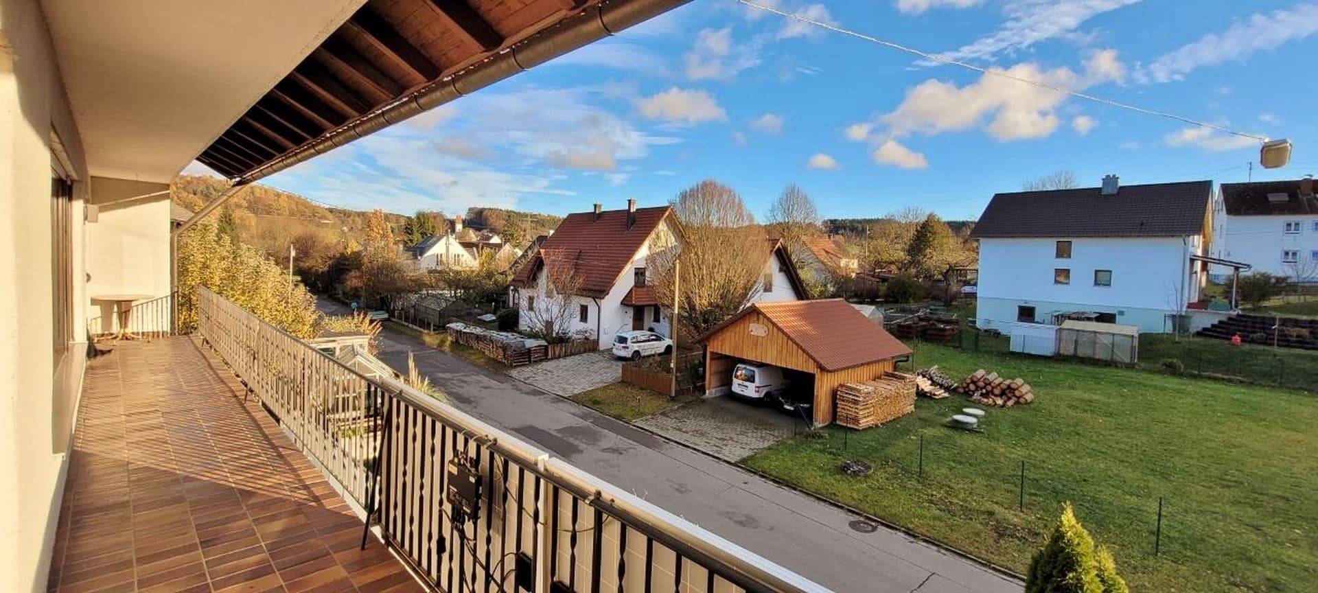 Sonnige 4 ZKB Wohnung mit Südbalkon, Einzelgarage und 250qm Garten in Siegertshofen Fischach