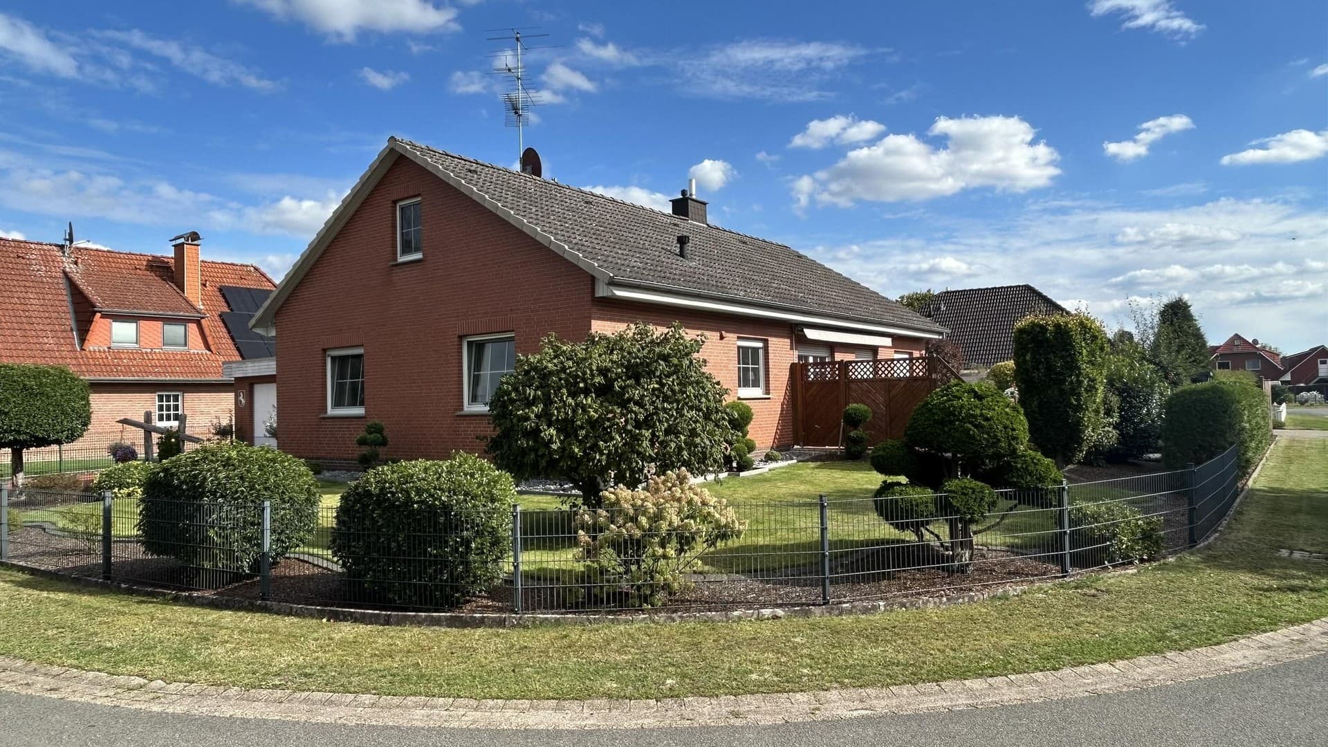 Gepflegtes EFH in Dörverden-Westen mit großen Garten, Keller und Garage