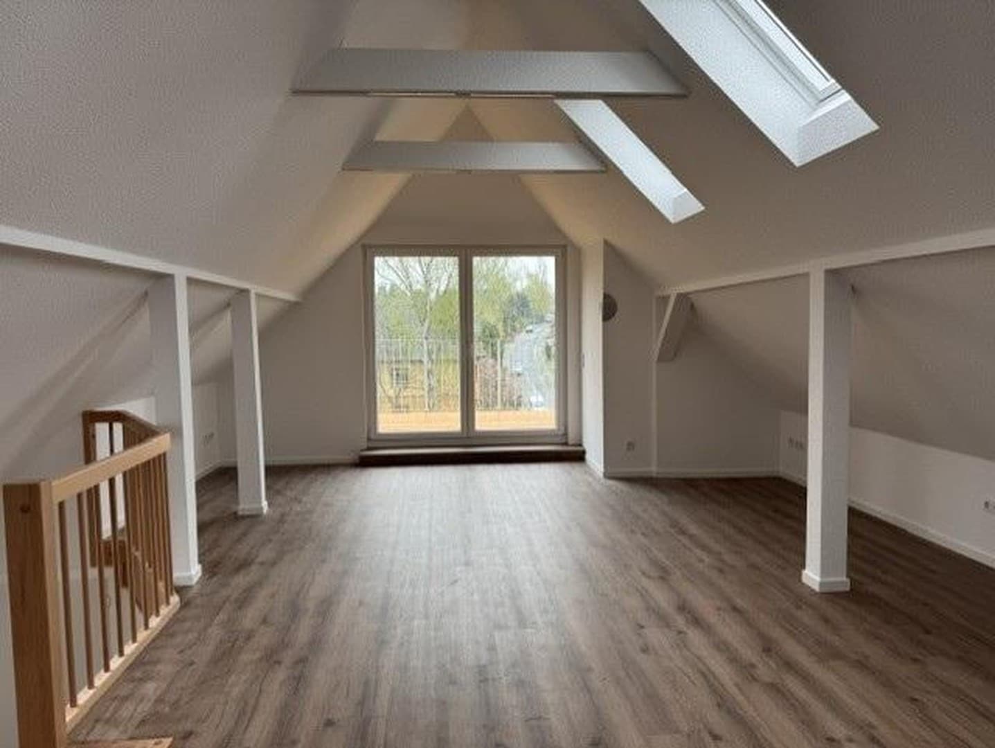5-Zi-DG-Wohntraum mit Süddachterrasse, Kaminanschluss nähe Tierpark und Rabensteiner Wald