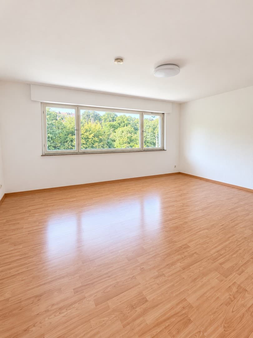 Provisionsfrei - Helle 1,5-Zimmer-Wohnung mit Stellplatz und hervorragender ÖPNV-Anbindung