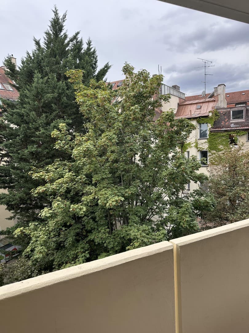 Top Lage an der Münchner Freiheit - Komplett ausgestattet - Südbalkon und sehr ruhig