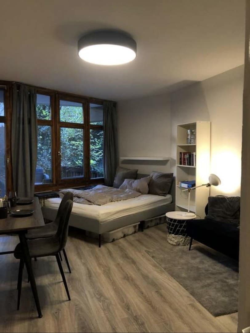 Ruhiges 1-Zimmer-Apartment mit Süd-Terrasse und Gartenanteil in Schwabing-West – provisionsfrei