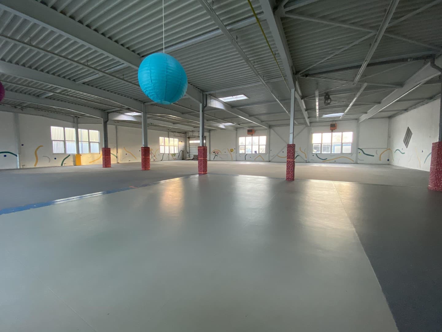 Werk- und Lagerhalle, Ex-Indoorspielplatz in Südhessen abzugeben!