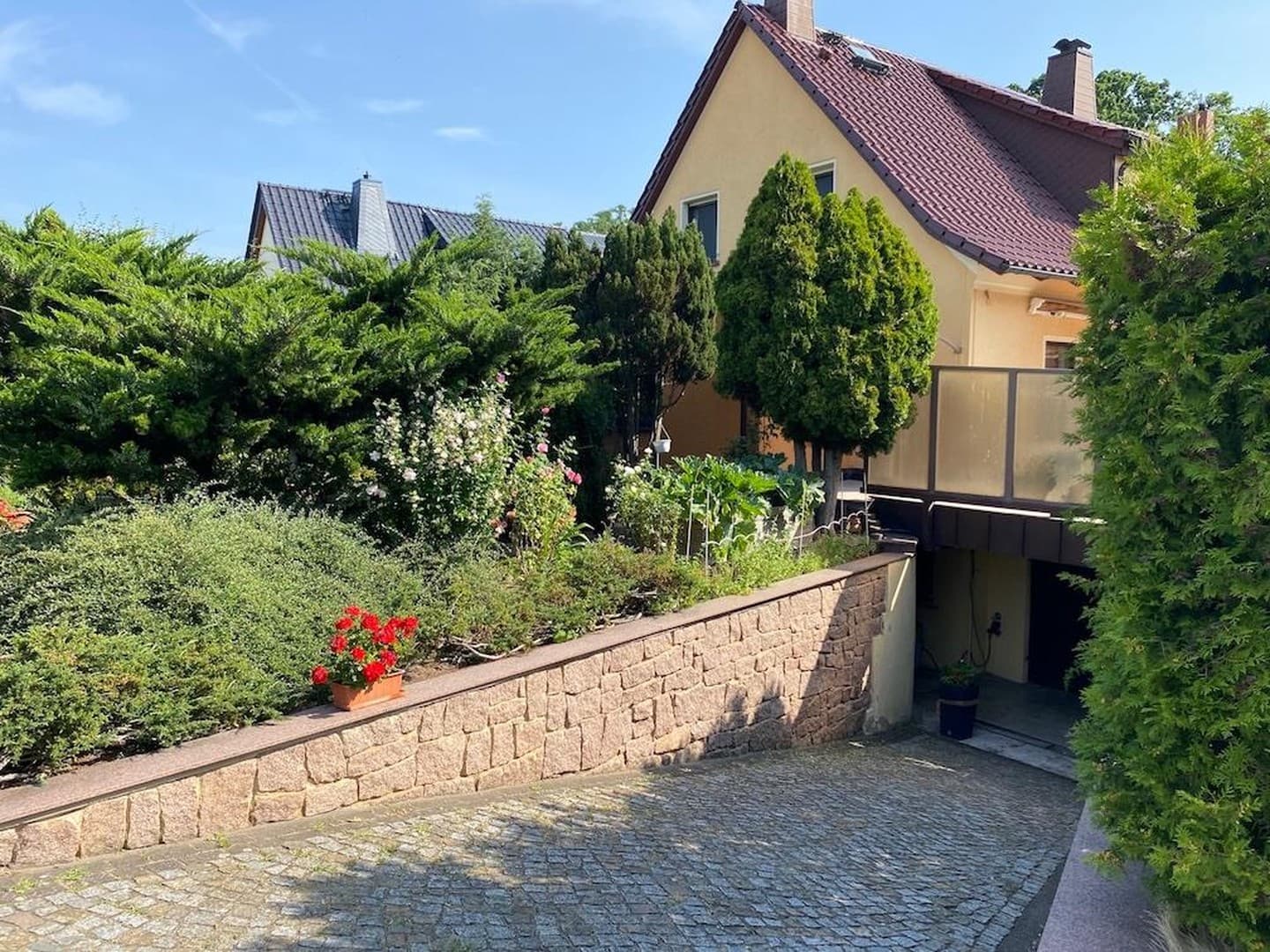 Gepflegte 4‑Zimmer‑Doppelhaushälfte | 110 m² | Vollkeller mit Nutzfläche 55 m² | Südterrasse