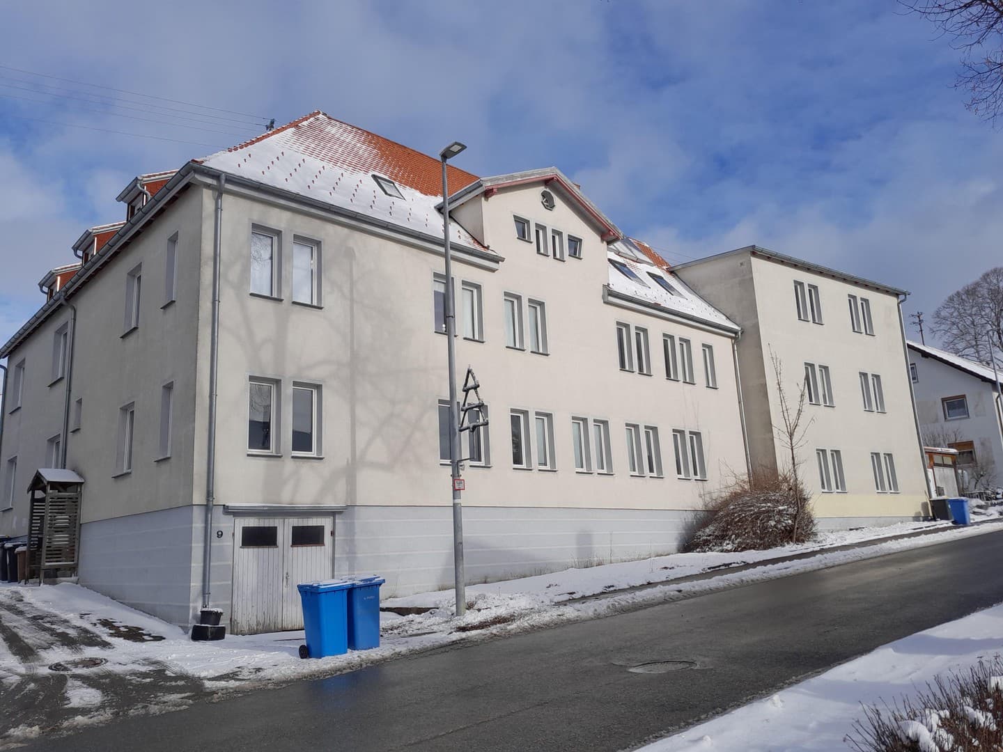 Geräumige 3,5-Zimmer-Wohnung mit Balkon, Garten und Stellplatz