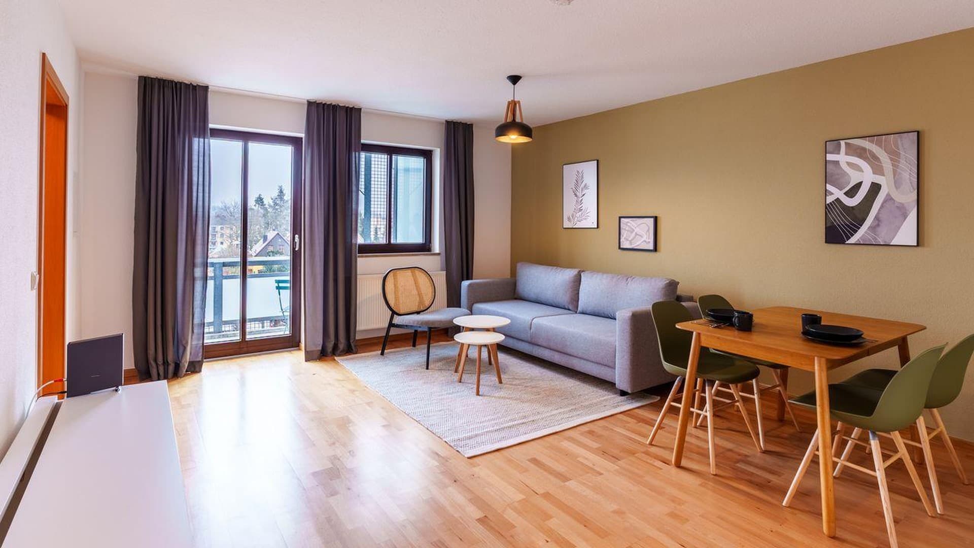 Renoviert & möbliert: Wohnung mit Balkon in Gersthofen - Wohnen auf Zeit