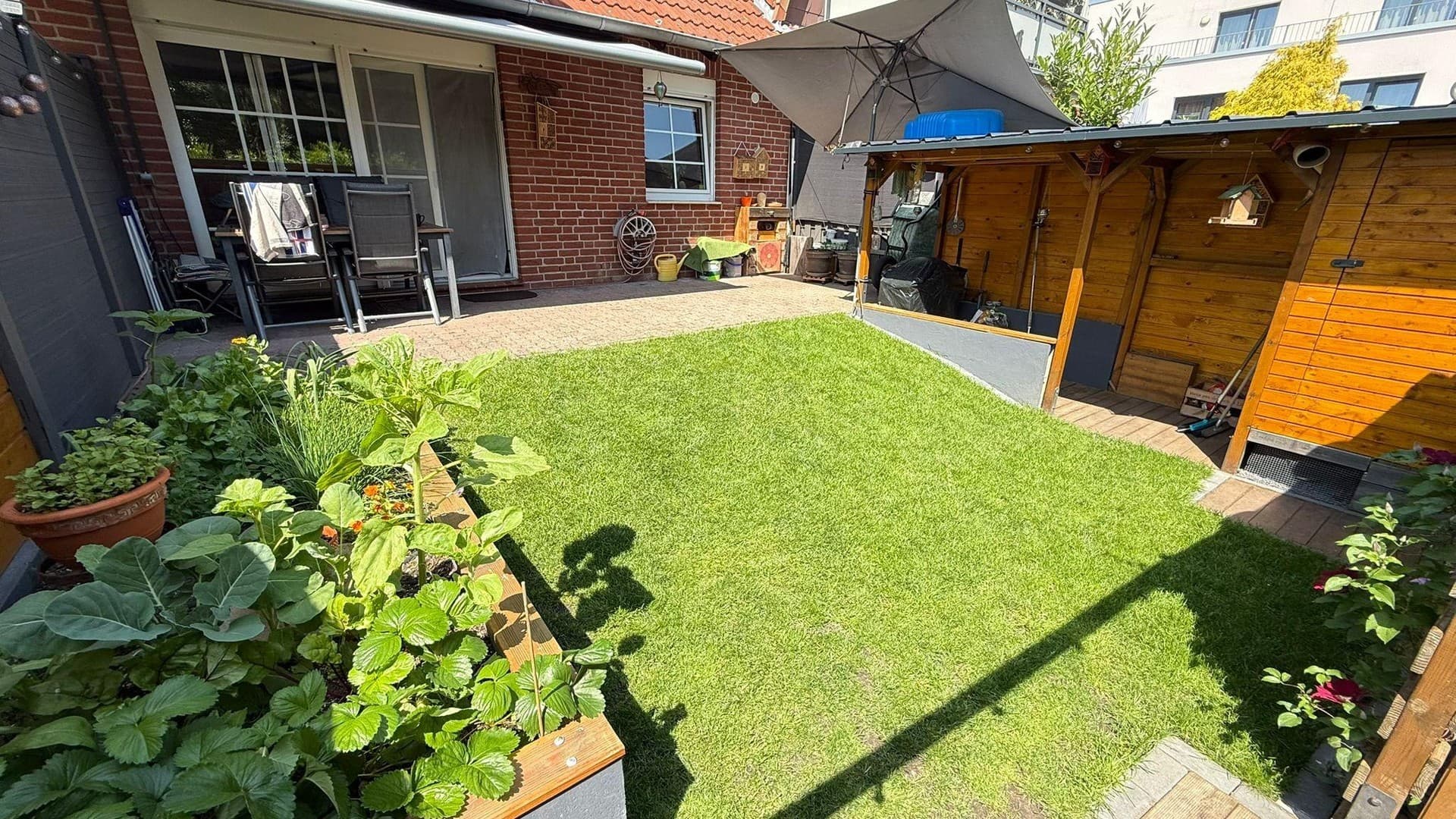 PROVISIONSFREI: Stillvolle 2-Zimmer-Erdgeschosswohnung mit Südterrasse und eigenem Garten