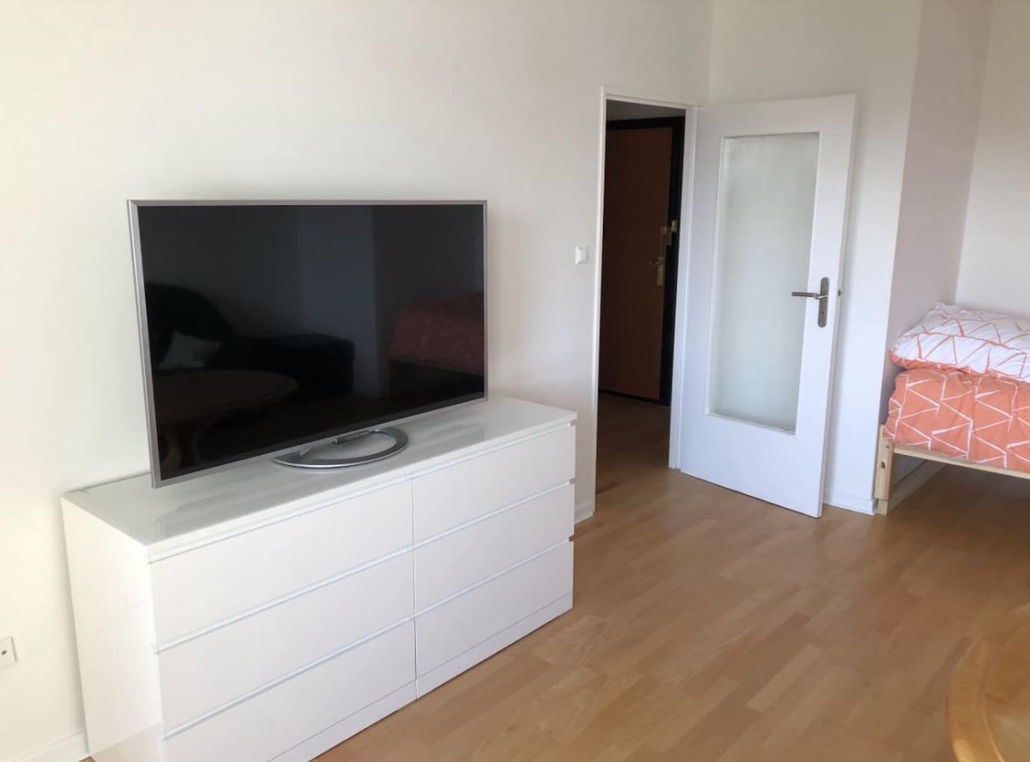 Sonniges, vollständig möbliertes Appartement mit Südbalkon – Berlin City Pauschalmiete