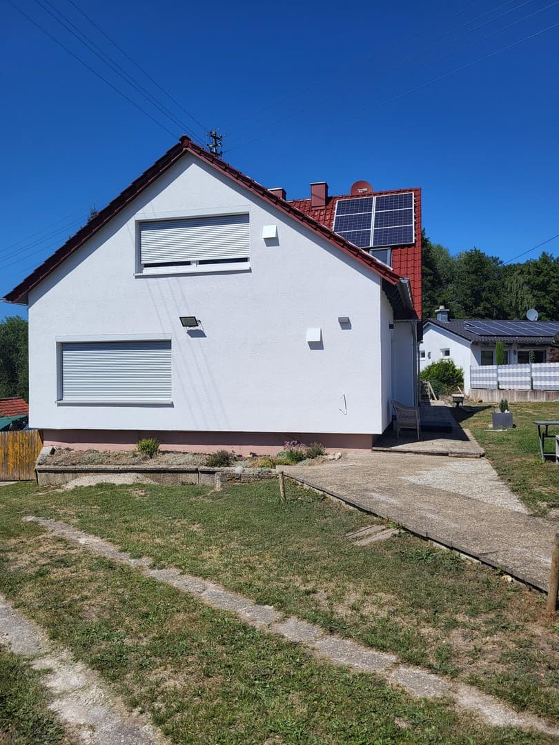 Kernsaniertes Einfamilienhaus mit großzügigem Garten in ruhiger, verkehrsgünstiger Lage