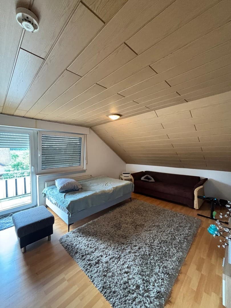 Gemütliche Dachgeschosswohnung mit Balkon
