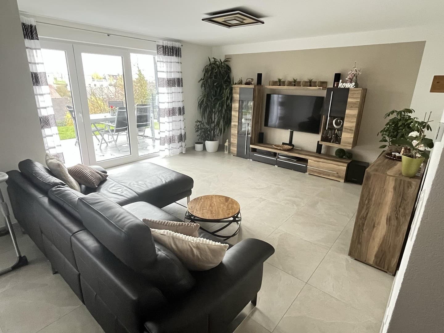 Exklusive 4-Zimmer-Gartenwohnung im Neubau mit großzügigem Garten, Einbauküche & E-Auto-Stellplatz