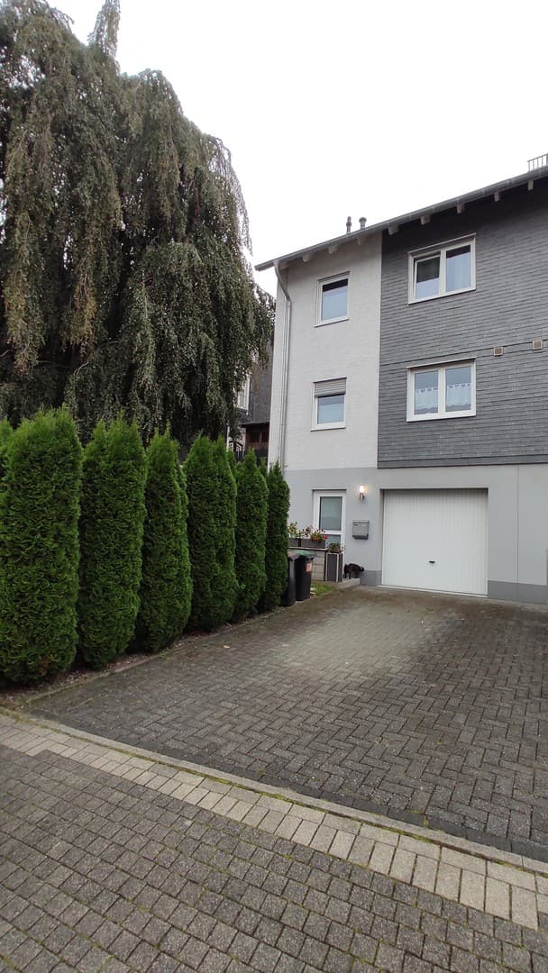 Gepflegtes Reihenendhaus 157 m², BJ 2007, 470 m² Südgrundstück, Garage und 2 Stellplätze