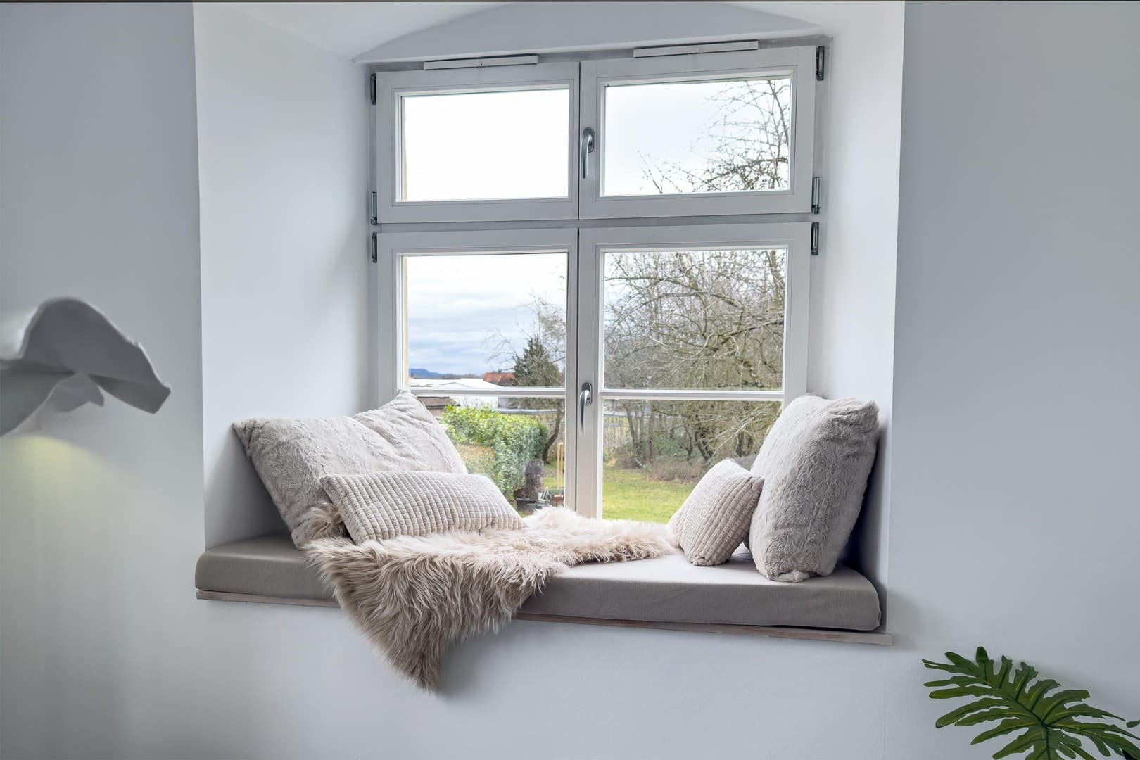 Schlosswohnung am Bodensee – eigener Eingang, Top-Internet fürs Homeoffice, sofort beziehbar