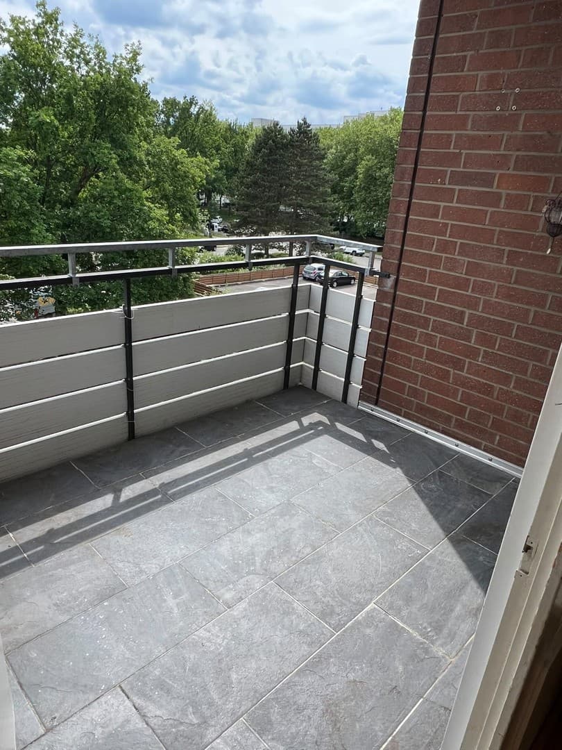 4 Zimmer Wohnung mit Balkon und Tiefgaragenstellplatz