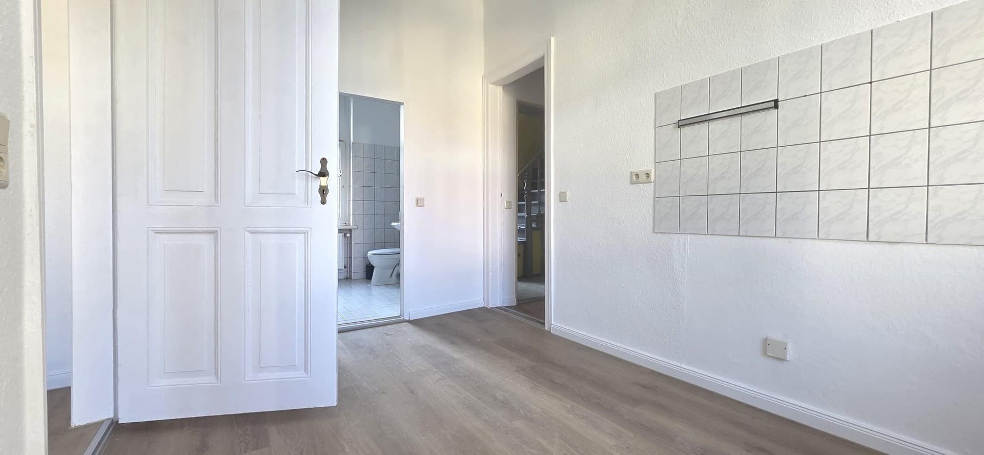 Zwei schöne sanierte 1- Zimmerwohnung im 2 OG / 3OG frei