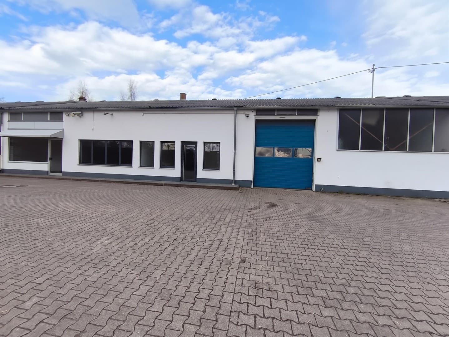 Gewerbeobjekt mit Büro, Werkstatt und Außen Gelände