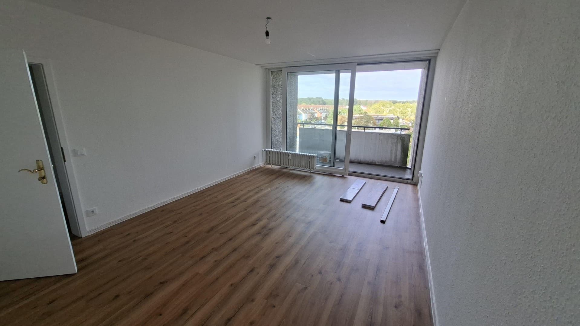 Teilsanierte 2-Zimmer Wohnung in guter Lage
