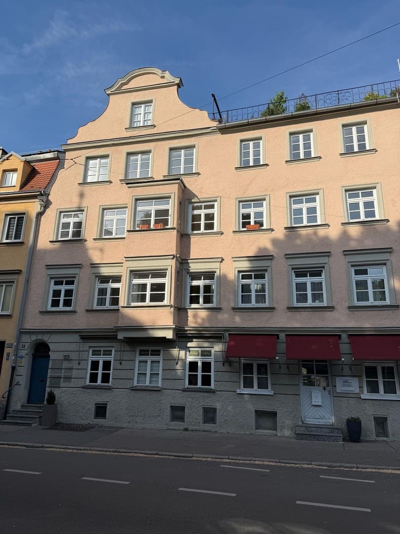 LEERSTEHENDE & Sanierungsbedürftige Wohnung mit Potenzial in Augsburger Top-Lage