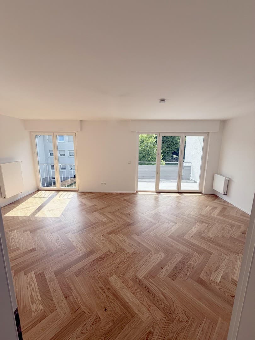 Einfach einziehen - Sanierte 4-Zimmer Wohnung mit Westbalkon