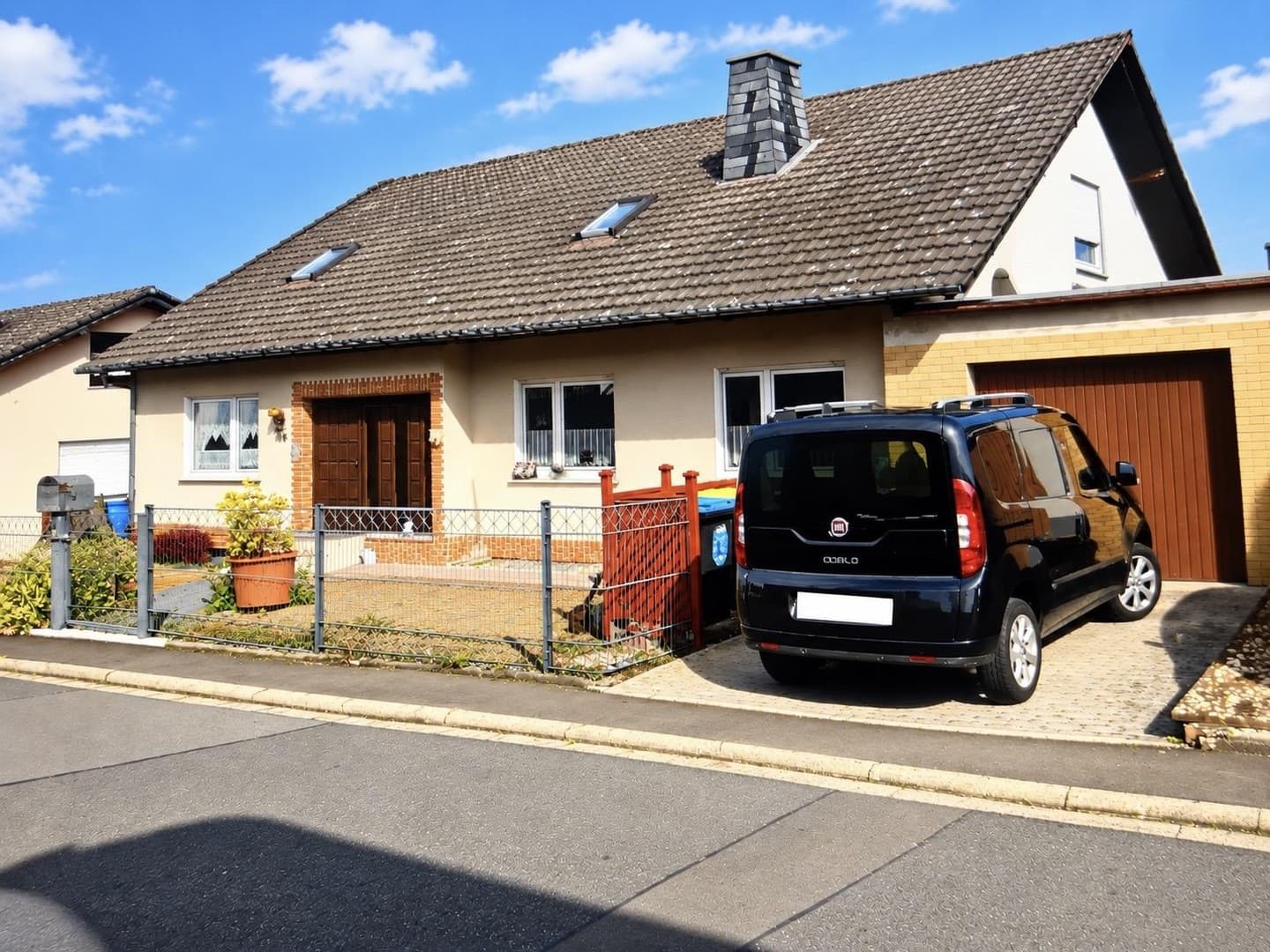 Großes Einfamilienhaus/Mehrgenerationshaus
