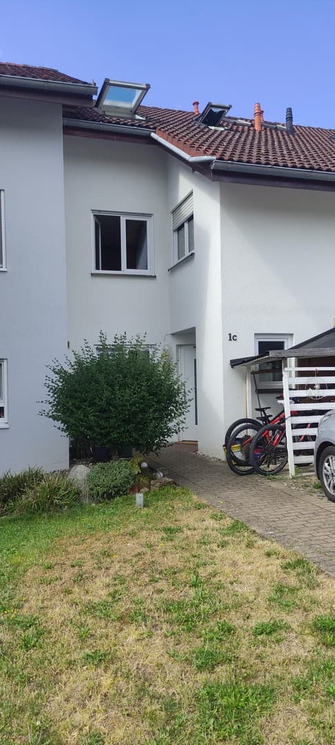 Grosszügiges RH mit 4 Schlafzimmer, 2 Bädern in Horheim-Wutöschingen von Privat