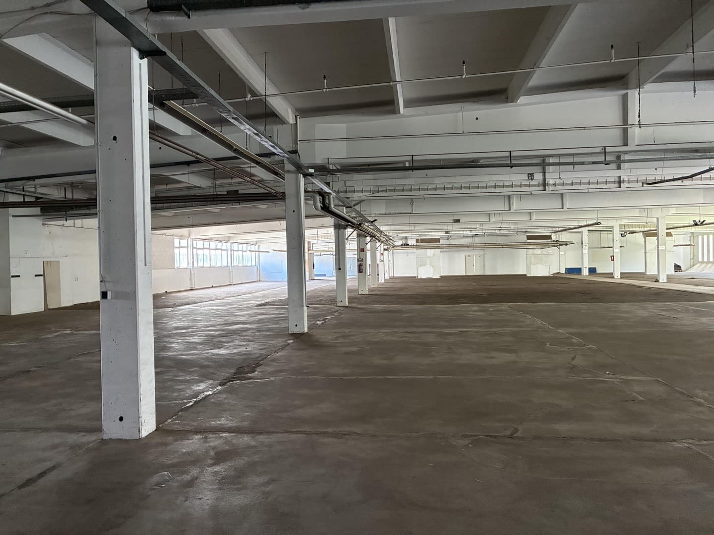Große Lagerhalle in Lübbecke zu vermieten, auch Teilflächen möglich!