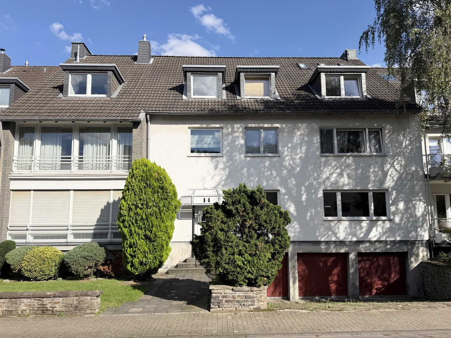 Stilvoll modernisierte Dachgeschosswohnung - Ausbauoption zur Maisonette mit Dachterrasse