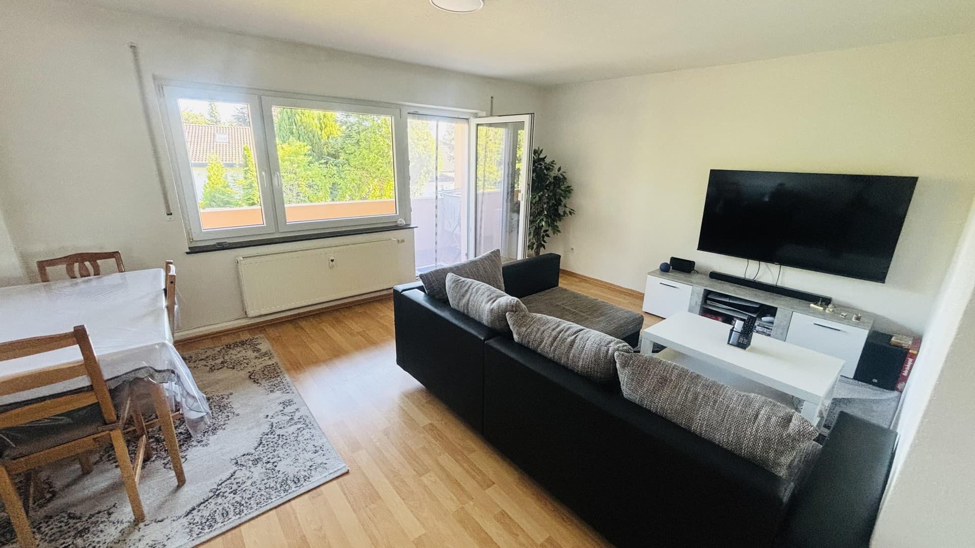 Helle 3-Zimmer-Wohnung mit Balkon, Einbauküche und Garage in Onstmettingen