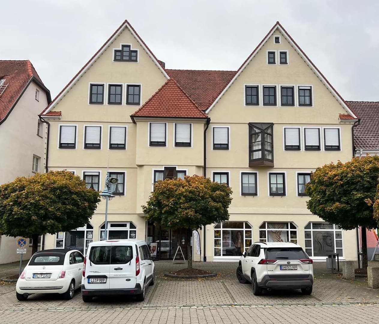 Helle Dachgeschosswohnung mit Marktplatzblick – zentral in Bad Buchau