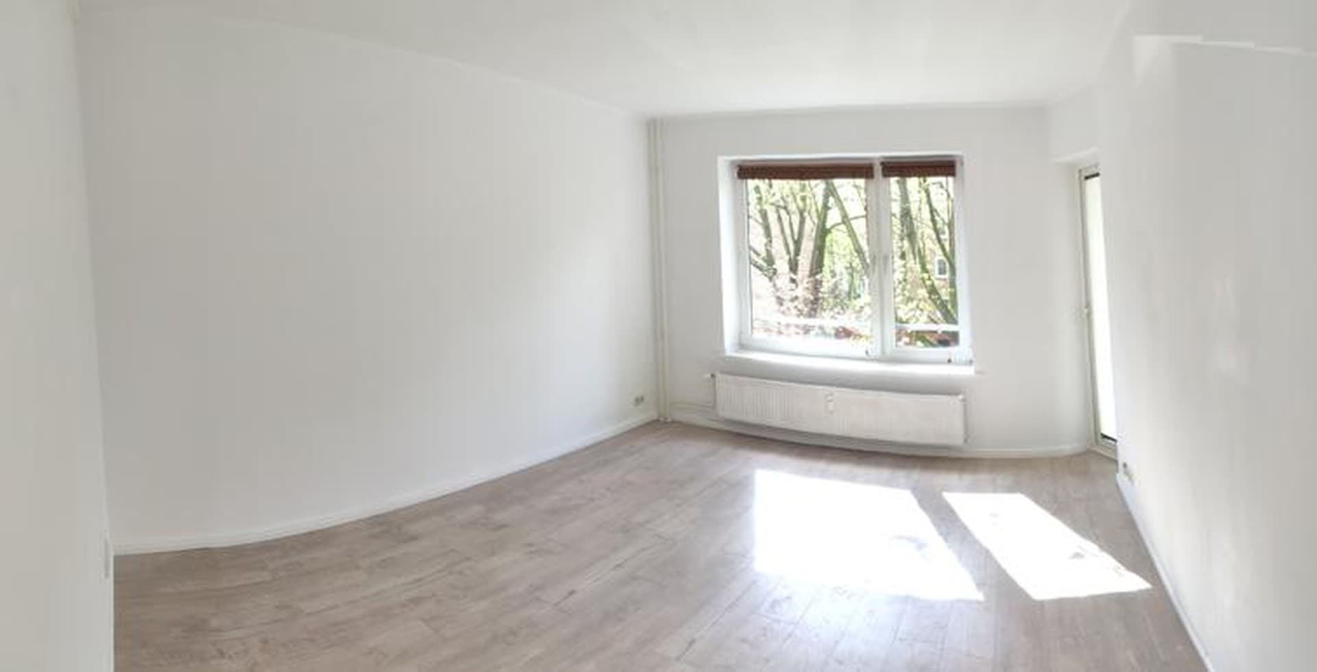 Helle, freundliche 2-Zimmer Wohnung in Hamburg-Uhlenhorst mit Balkon, courtagefrei