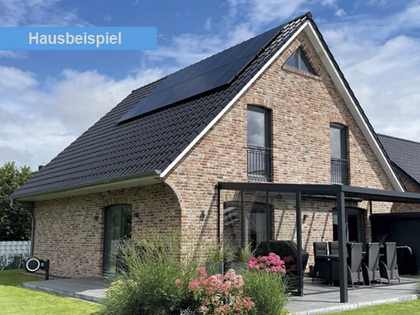 Strom vom Dach: Neubau mit Photovoltaik und Wärmepumpe