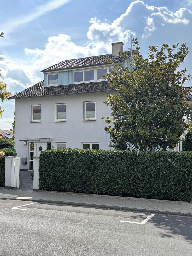 Helles, freistehendes Einfamilienhaus mit großem Garten in Bad Nauheim – Nieder-Mörlen