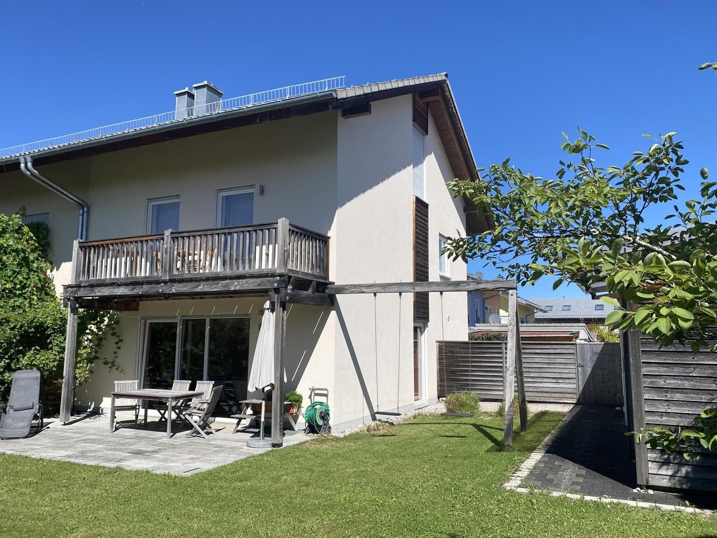 Schöne DHH mit freiem Blick bis zum Alpenrand *provisionsfrei*
