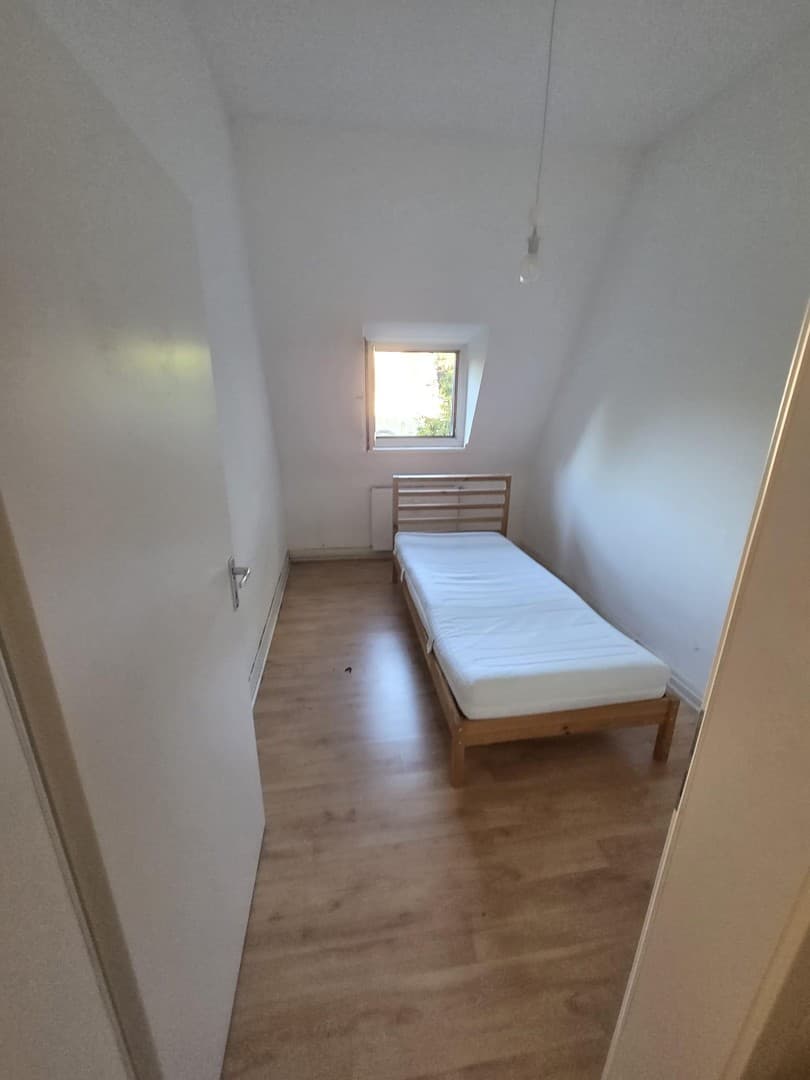 2-Zimmer Dachgeschosswohnung im schönen Wasserviertel