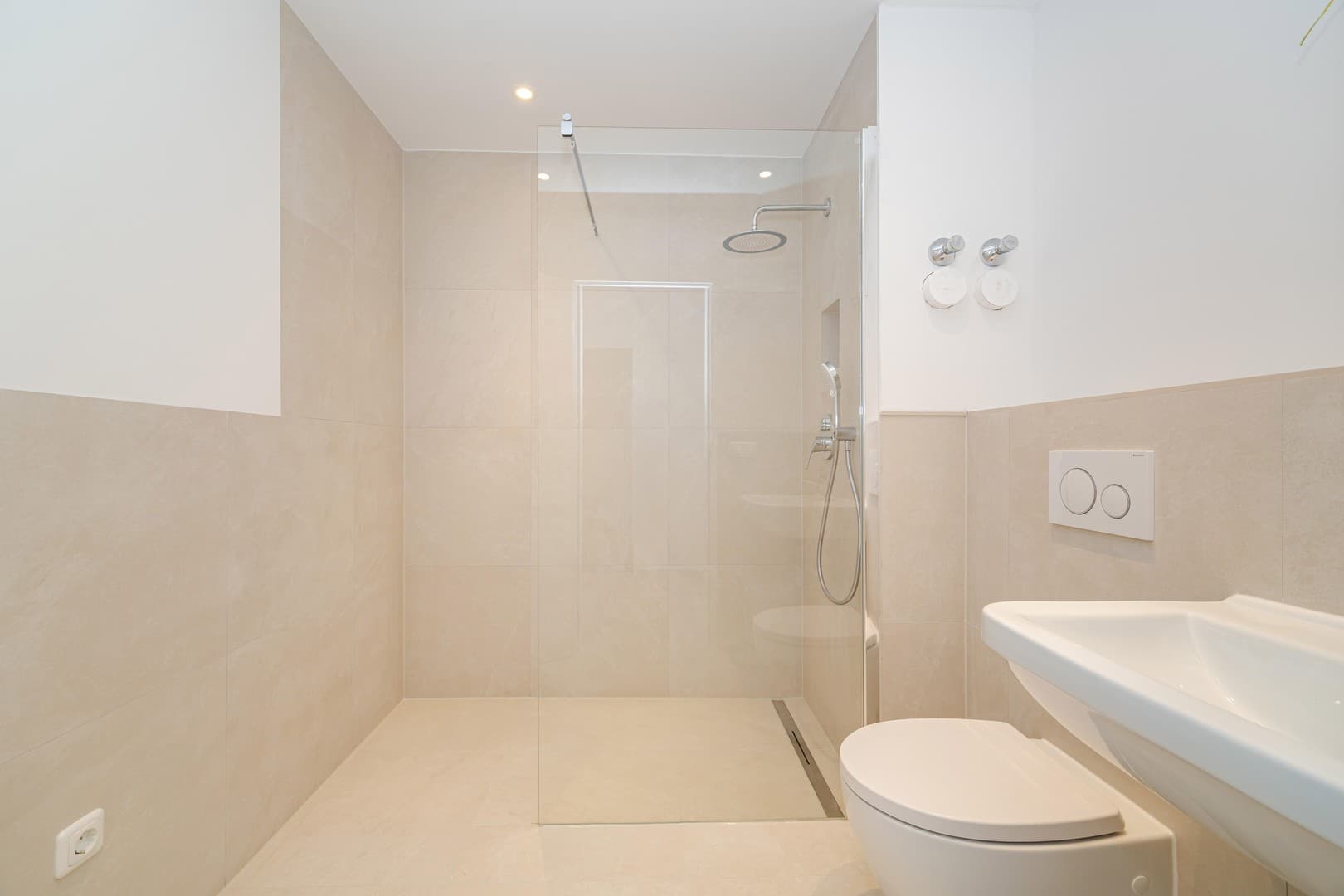 Helle und modernisierte 3-Zimmer Wohnung - 2 Balkone, komplett modernisiert in München-Neubiberg