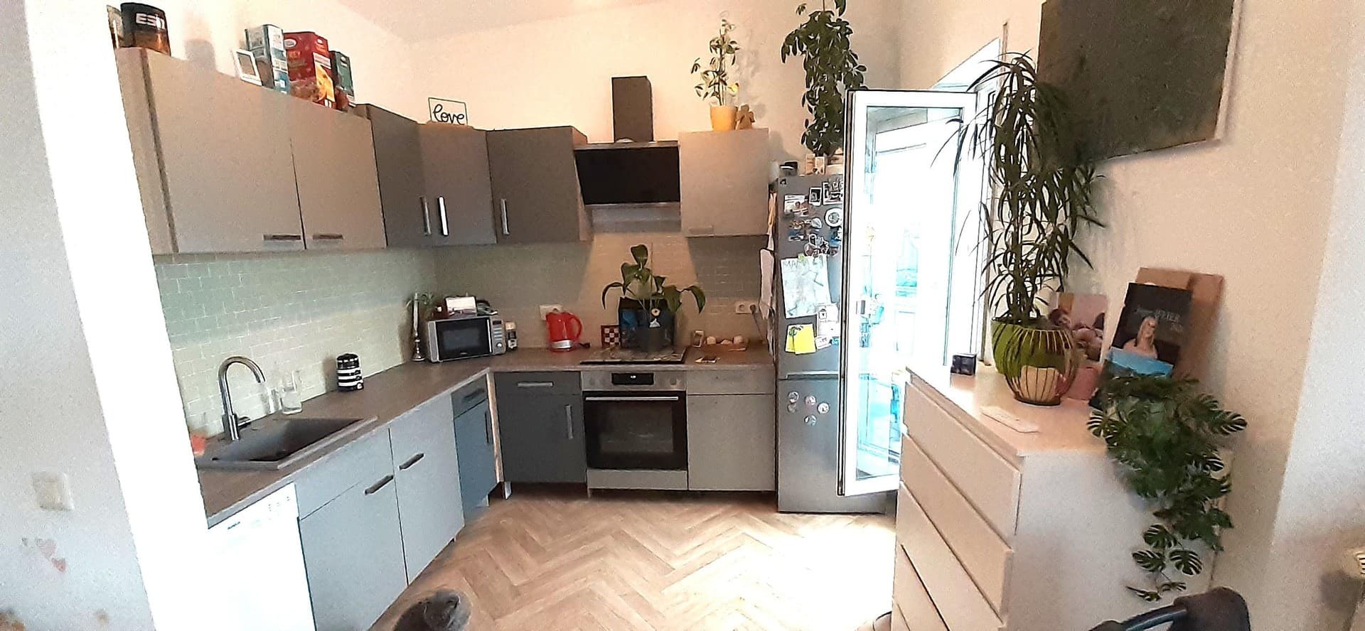 helle 3-Zi.-Wohnung mit großem Balkon und optionaler Einbauküche