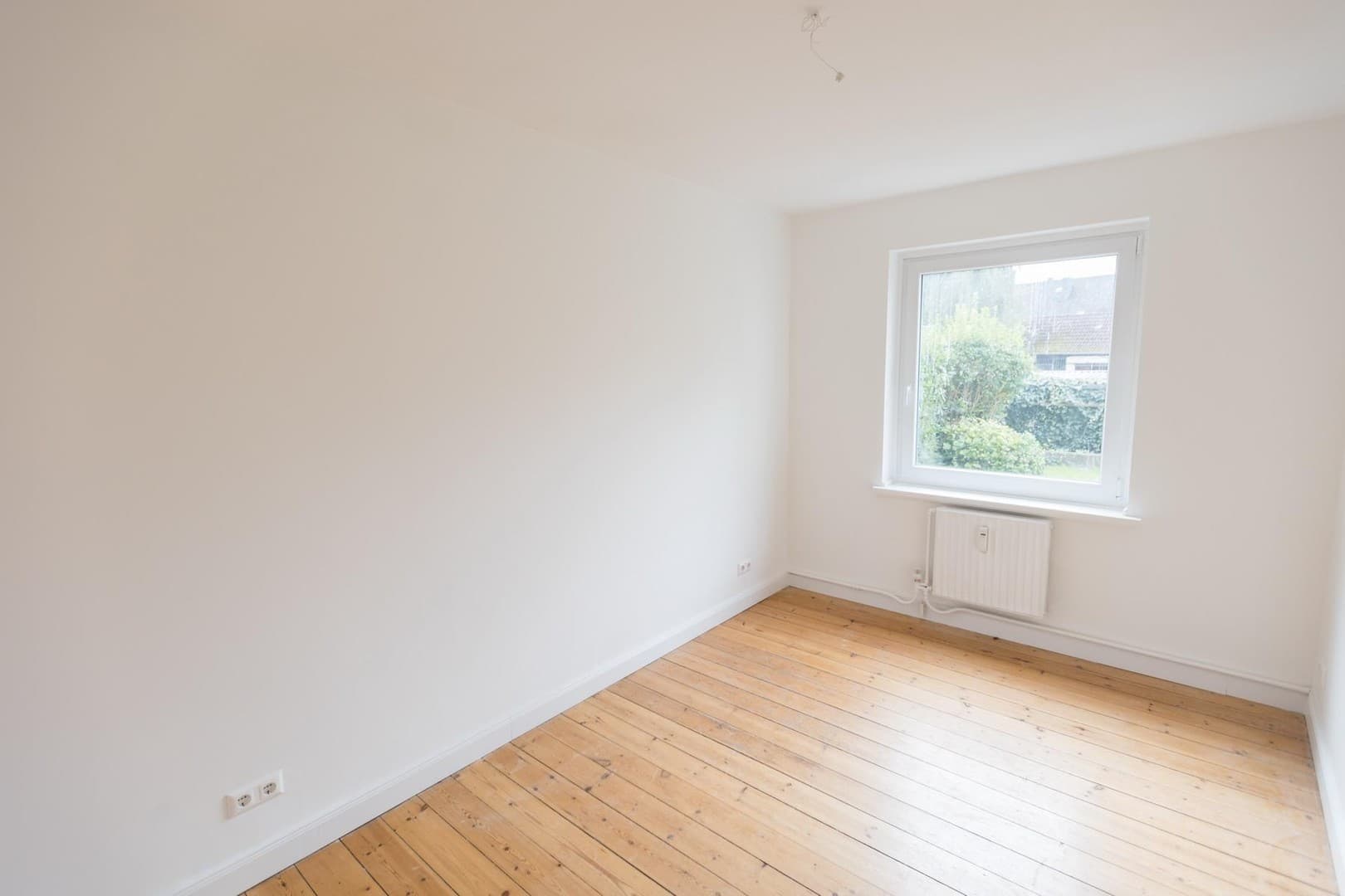 Frisch Sanierte 2-Zimmerwohnung mit großer Küche in Harburg