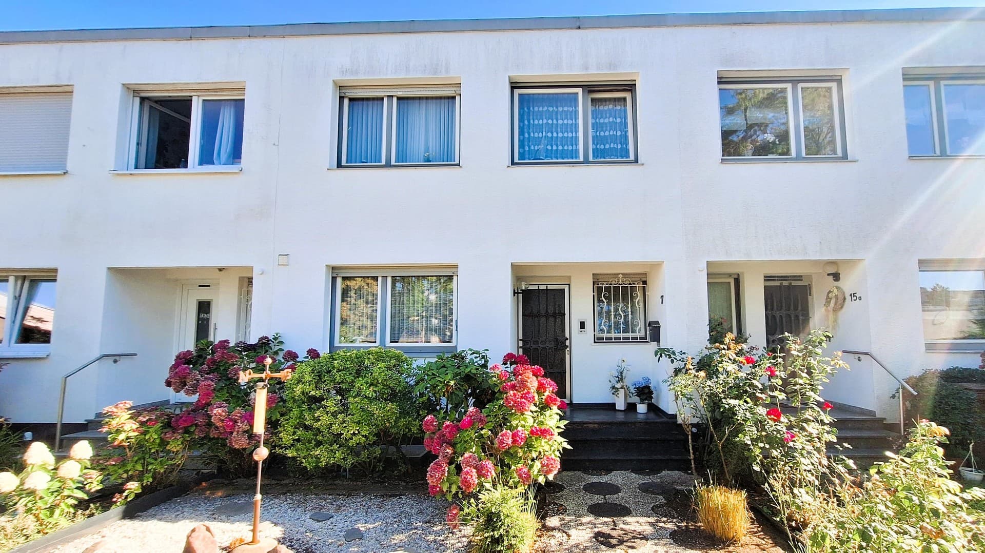 Gepflegtes Reihenhaus mit großer sonniger Dachterrasse & viel Platz