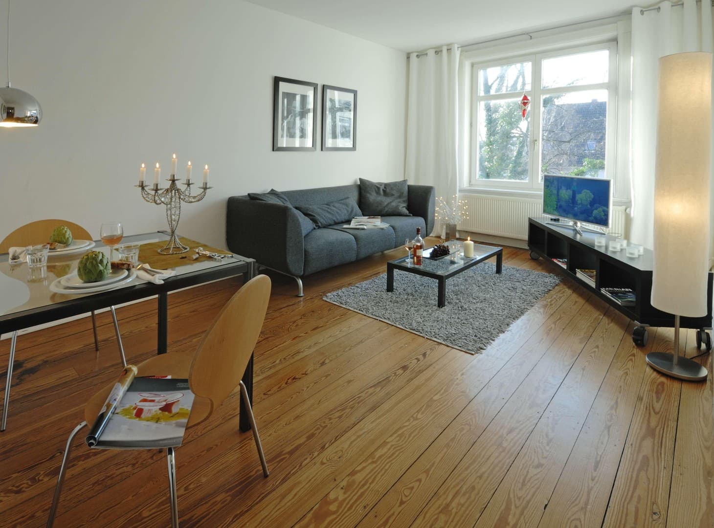 2-Zimmer-Altbauwohnung mit Balkon – voll möbliert, 57 m² in Winterhude