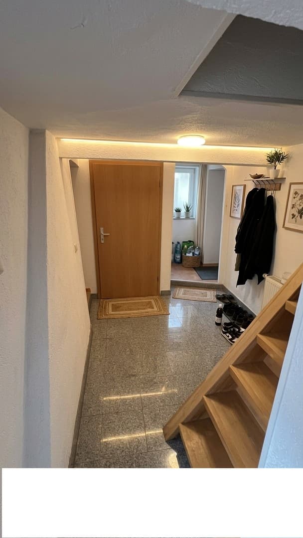 Großzügige teilmöblierte 4-Zimmerwohnung mit Balkon & EBK